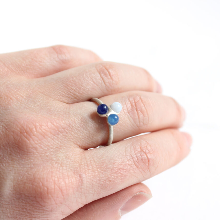 Blue fade trio ring