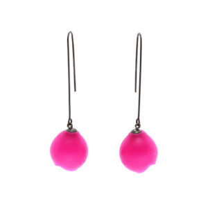 Long drops worn pink oxi