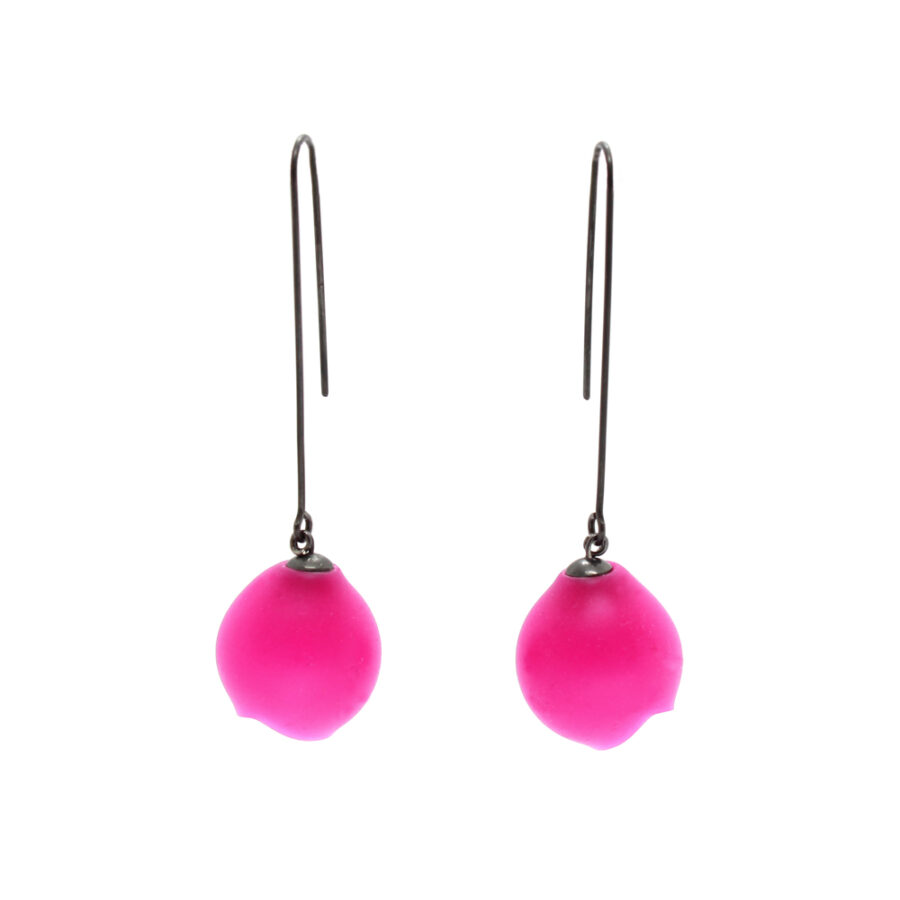 Long drops worn pink oxi